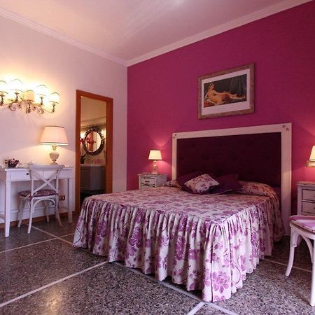 Miriam Guesthouse Рим Стая снимка